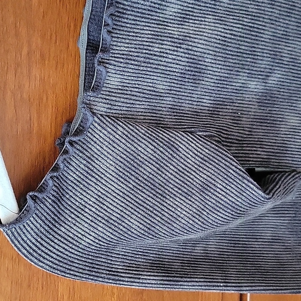 Aeropostale Ribbed Gray Off-Shoulder Blouse - Picture 2 of 4